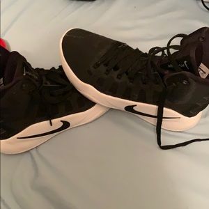 Nike zoom hyperdunk women’s size 7